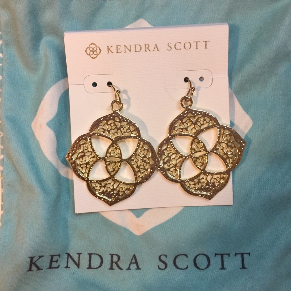 Kendra Scott earrings!